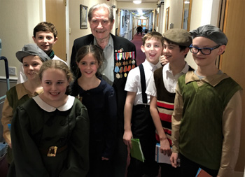 Pupils get first-hand history lesson from World War 2 veteran